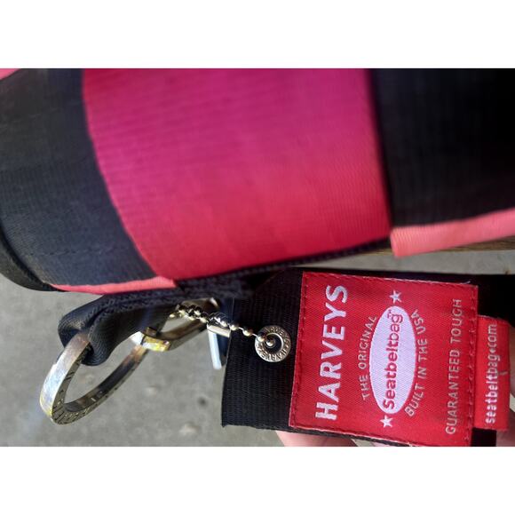 Harveys Seatbelt Bag - Breast Cancer Awareness (Limited Edition) - Picture 6 of 8